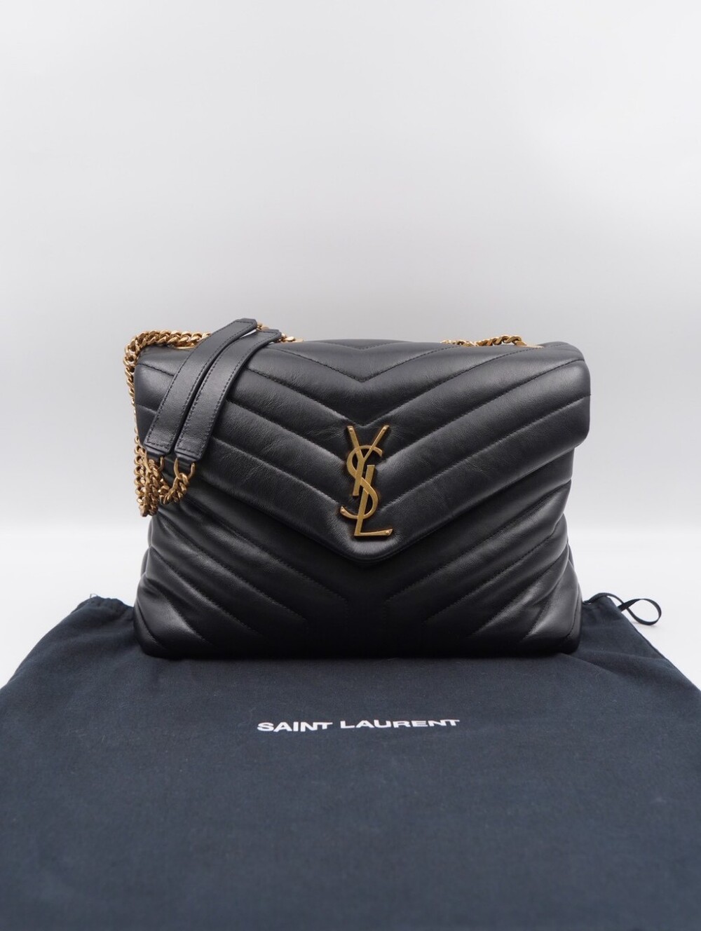 CK04 💕 Yves Saint Laurent Quilted Leather LouLou Bag